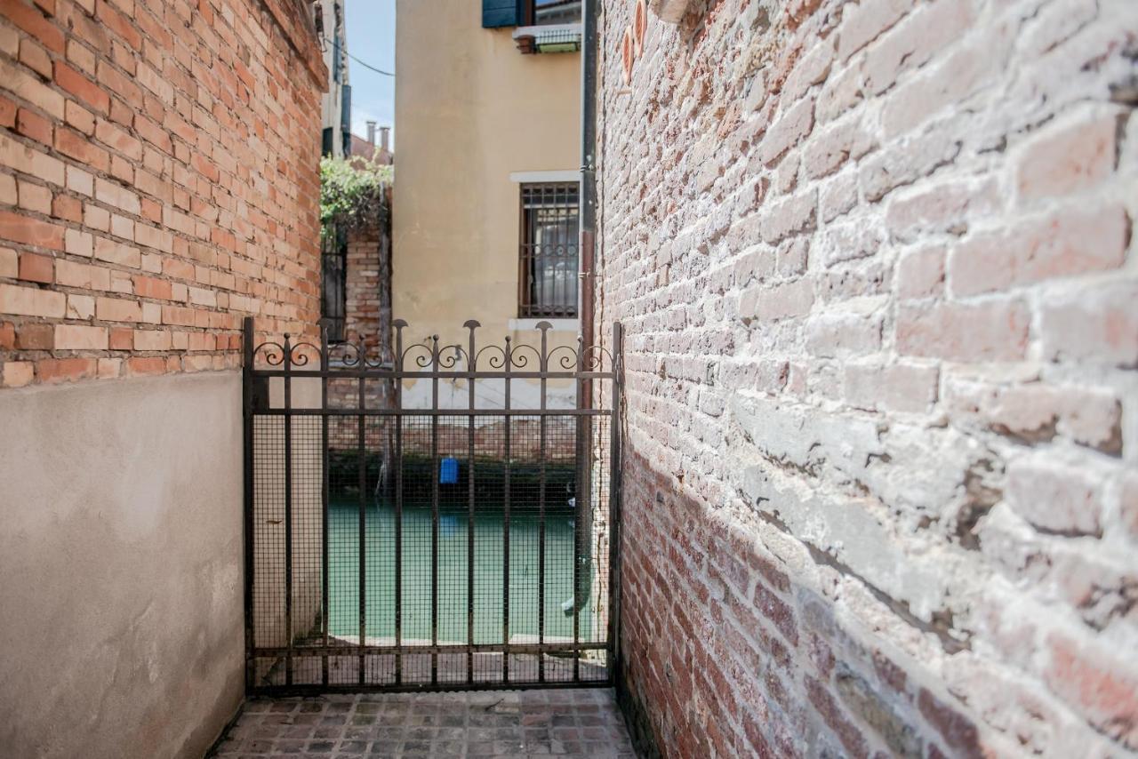 Gondola Rosa, Incantevole Vista Sul Canale Velence Kültér fotó